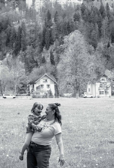 Schnappschüsse im Urlaub der Familienfotografin Mutter und Kind im Urlaub